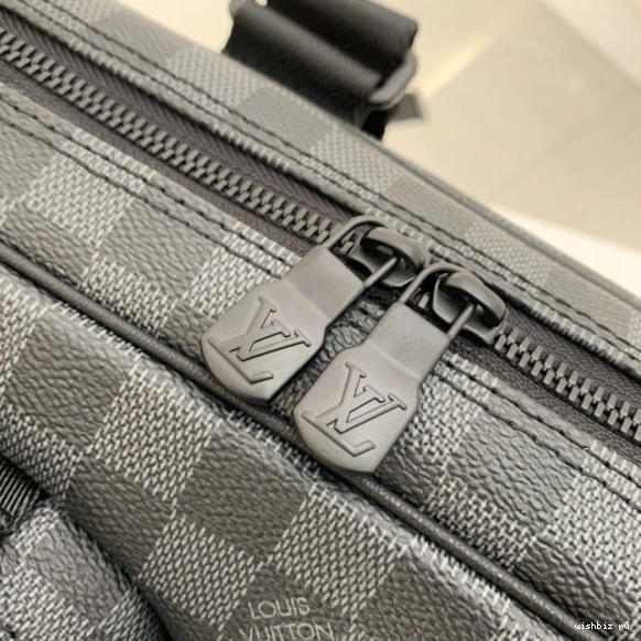 WIS UTILITY BAG VUITTON LOUIS BUSINESS 0728